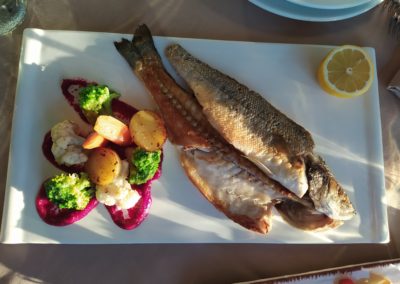 sült hal zöldségekkel